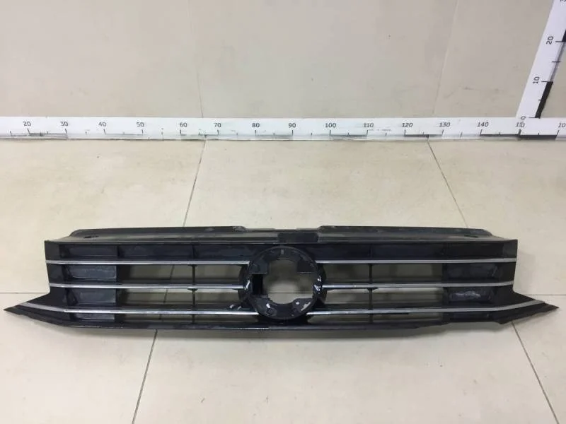 Решетка радиатора Volkswagen Polo (Sed RUS) 2011>
