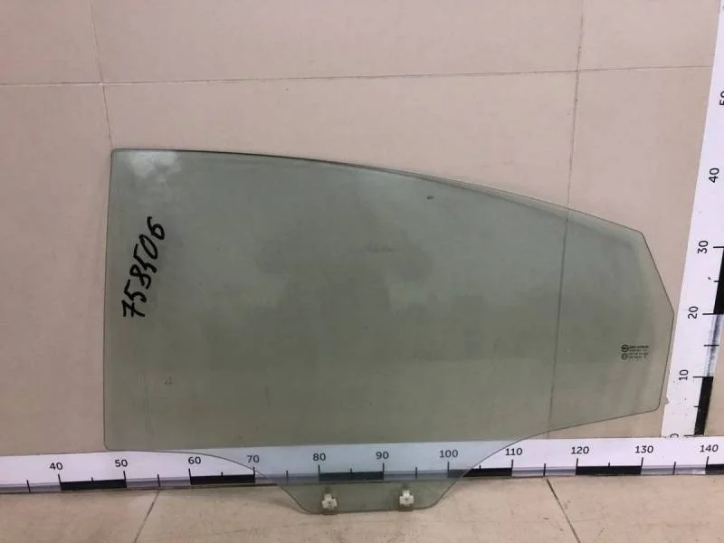 Стекло двери задней левой Hyundai Solaris 2010-2017