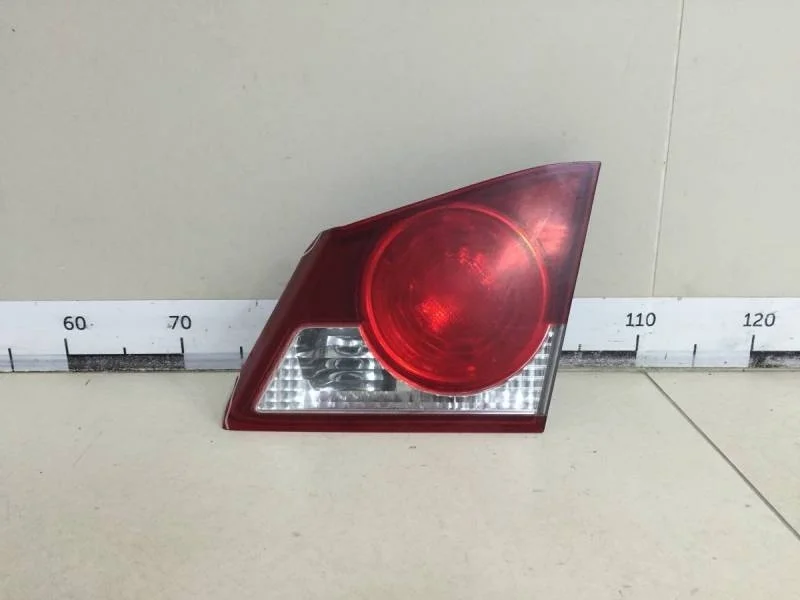Фонарь задний внутренний правый Honda Civic 4D 2006-2012