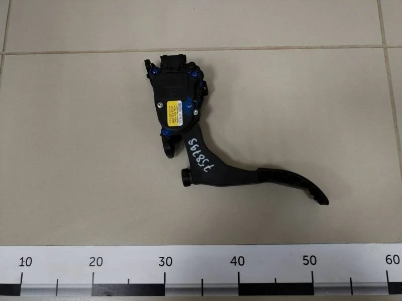 Педаль газа Volkswagen Polo (Sed RUS) 2011>