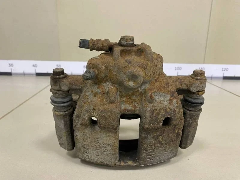 Суппорт передний правый Mitsubishi Colt (Z3) 2003-2012