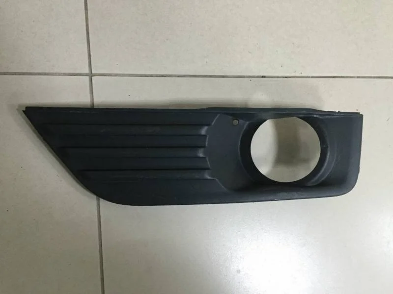Рамка противотуманной фары левой Ford Focus 2 (DA) 2005-2008