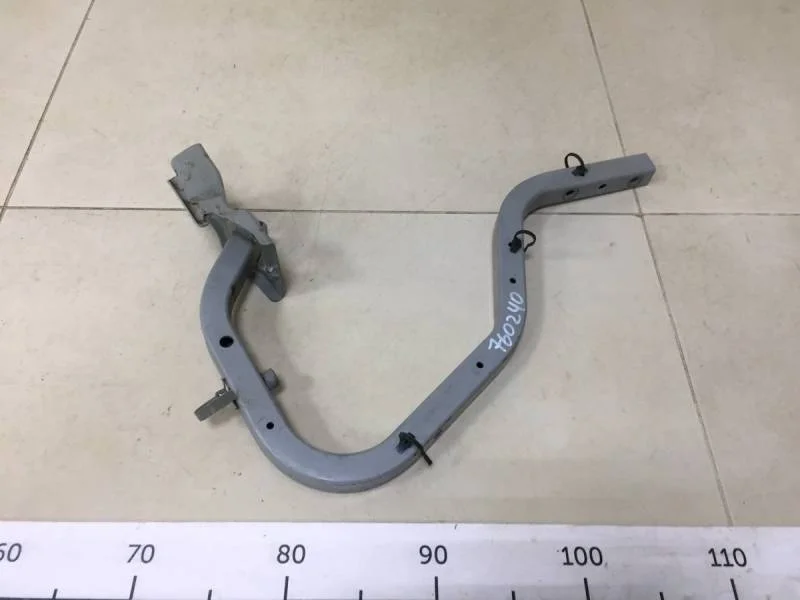 Петля крышки багажника Nissan Cefiro (A33) 1998-2003