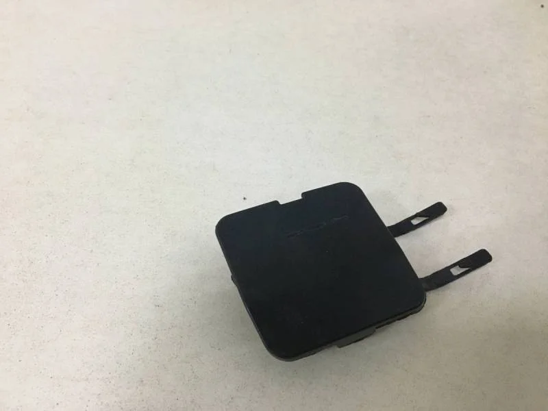 Заглушка буксировочного крюка Renault Sandero 2009-2014