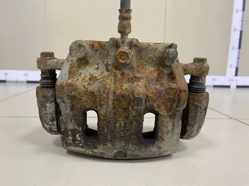 Суппорт передний левый Chevrolet Captiva (C100) 2006-2011