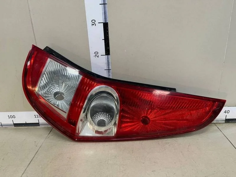 Фонарь задний правый Suzuki Splash 2008-2015