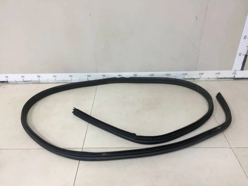 Уплотнитель проема двери передней левой Ford Mondeo 4 2007-2015