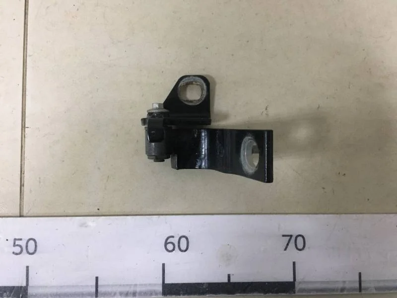 Петля двери задней правой нижняя Ford Mondeo 4 2007-2015