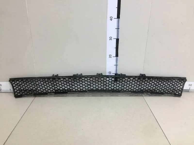 Решетка в бампер центральная Mercedes-Benz E-Class (W213) 2016>