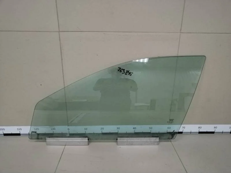 Стекло двери передней левой Volvo V70 (SW, SJ) 2000-2007