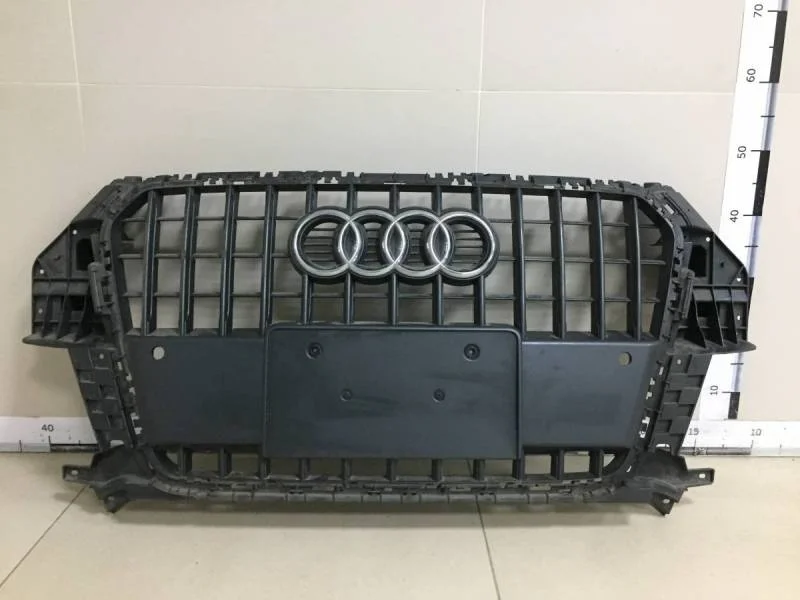 Решетка радиатора Audi Audi Q3 (8U) 2012>