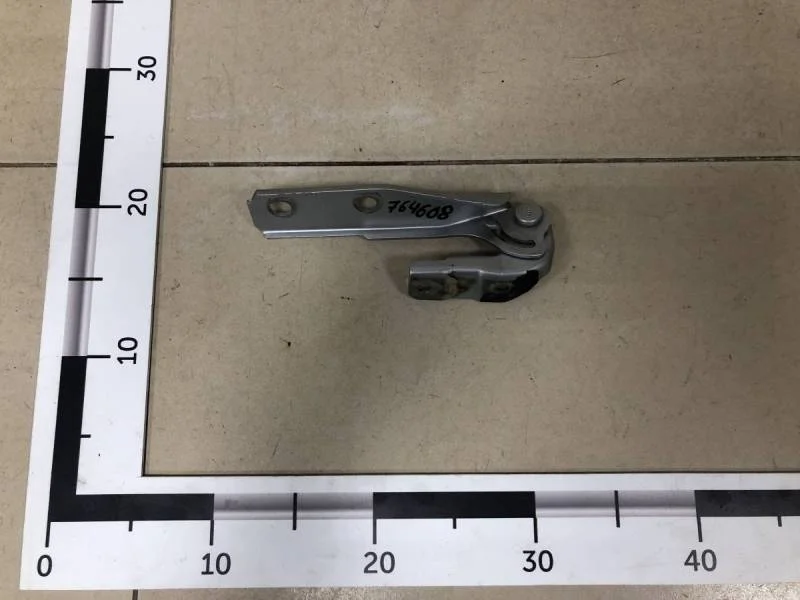 Петля капота правая Audi A3 (8P) 2004-2013