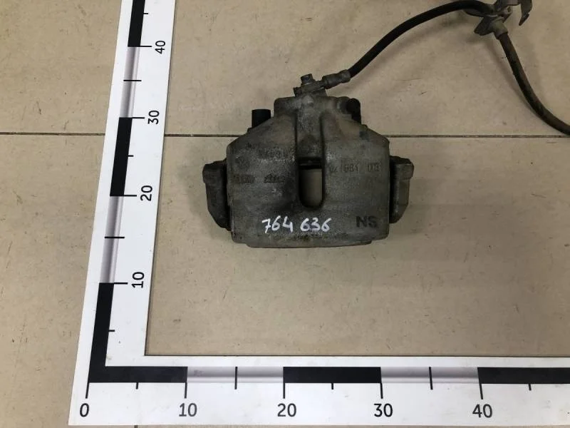 Суппорт передний левый Audi A3 (8P) 2004-2013