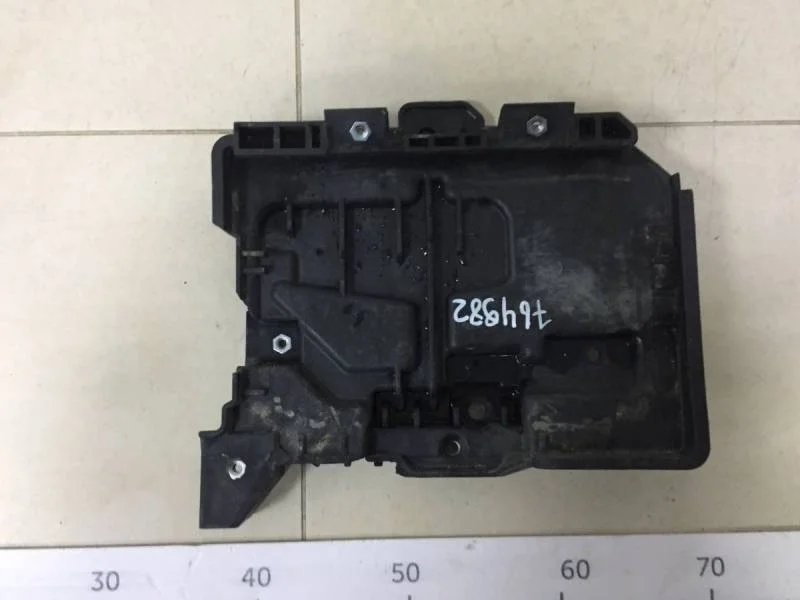 Крепление АКБ (корпус / подставка) Hyundai Solaris 2017>