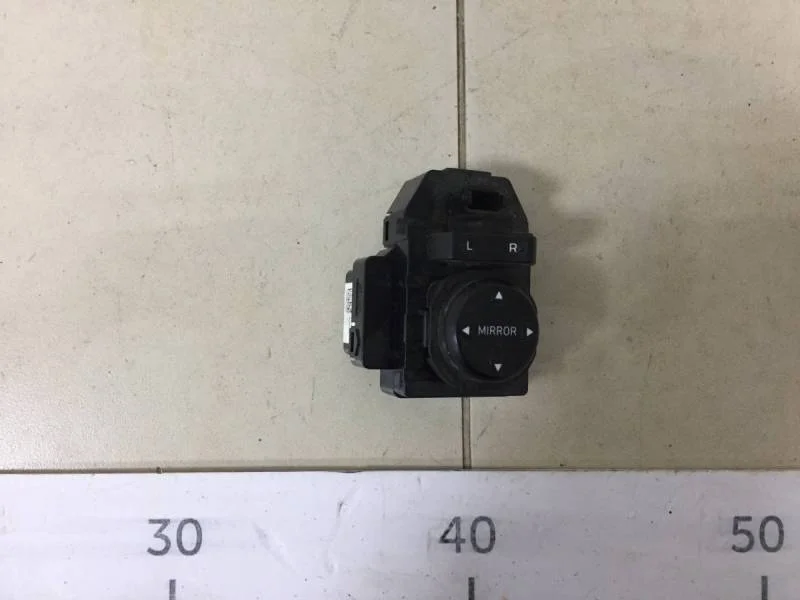 Переключатель регулировки зеркала Hyundai Solaris 2017>