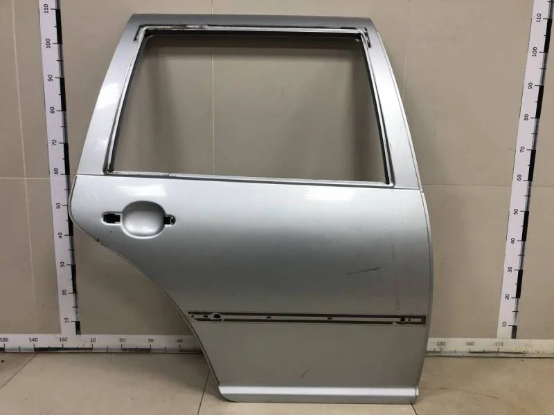 Дверь задняя правая Volkswagen Golf 4 (1J) 1997-2005г