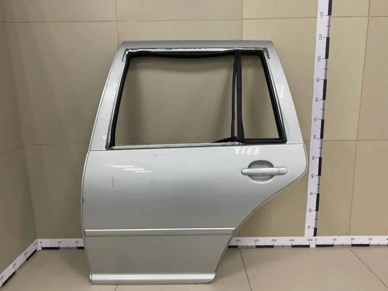Дверь задняя левая Volkswagen Golf 4 (1J) 1997-2005г
