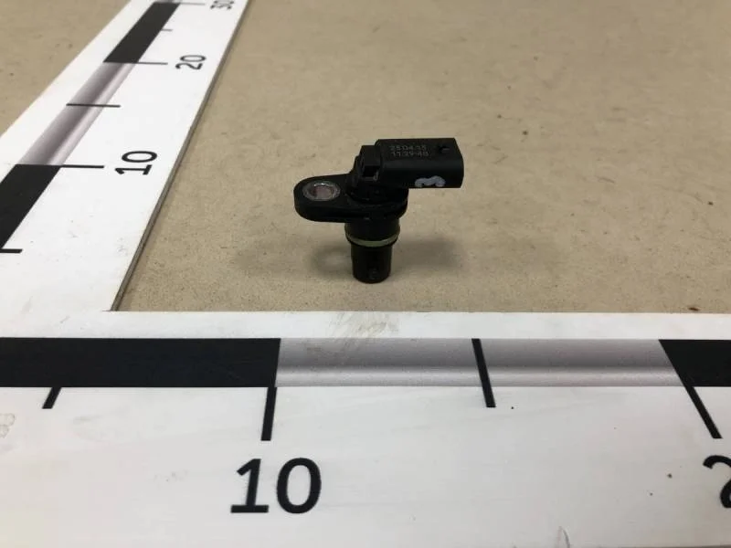 Датчик положения распредвала Skoda Octavia (A7) 2013>