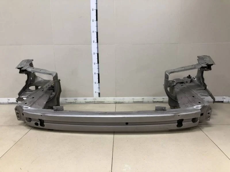 Усилитель переднего бампера Volvo V70 (SW, SJ) 2000-2007