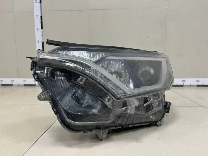 Фара левая Toyota Rav 4 (A40) 2013>