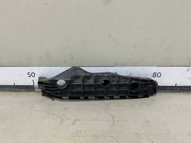 Направляющая переднего бампера правая Toyota Land Cruiser Prado (J150) 2009>