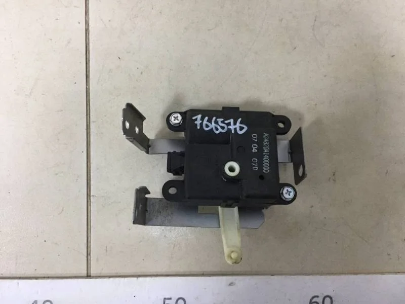 Моторчик заслонки печки Nissan X-Trail (T31) 2007-2014