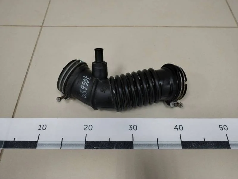 Патрубок воздушного фильтра Toyota Corolla E180 2013>