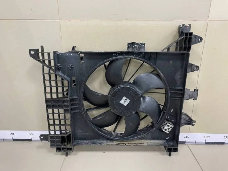 Диффузор вентилятора Renault Duster 2012>