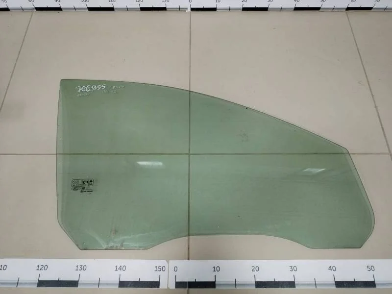 Стекло двери передней правой Ford Focus 2 (DB) 2008-2011