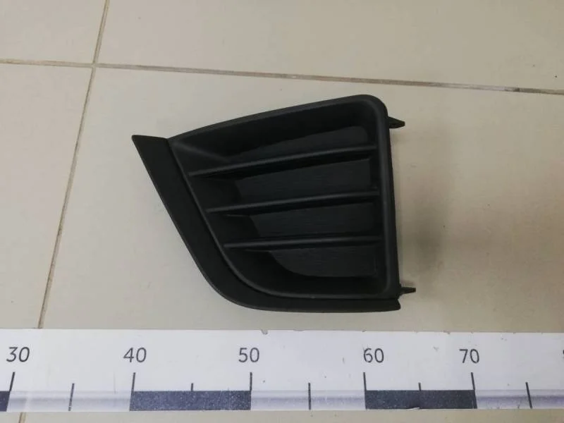 Заглушка бампера Toyota Corolla E180 2013>