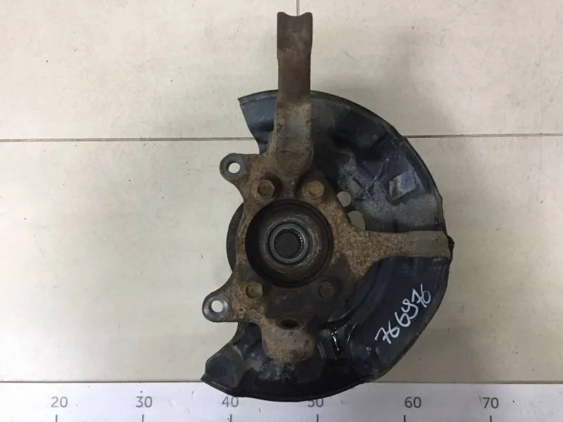 Кулак поворотный передний правый Toyota Corolla E180 2013>