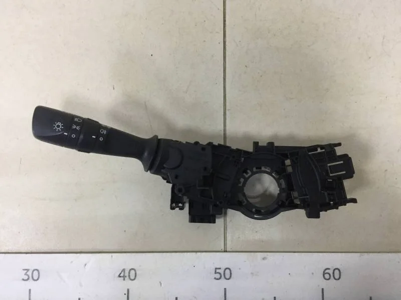 Переключатель поворотов подрулевой Toyota Corolla E180 2013>