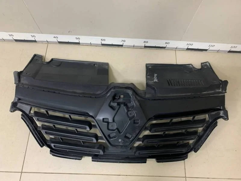 Решетка радиатора Renault Logan (2) 2014>