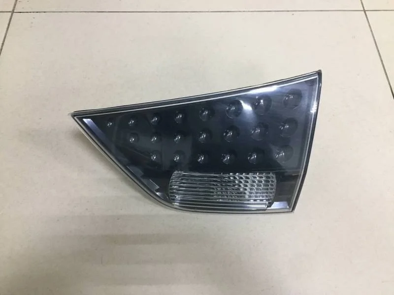 Фонарь задний внутренний правый Mitsubishi Outlander XL (CW) 2006-2012