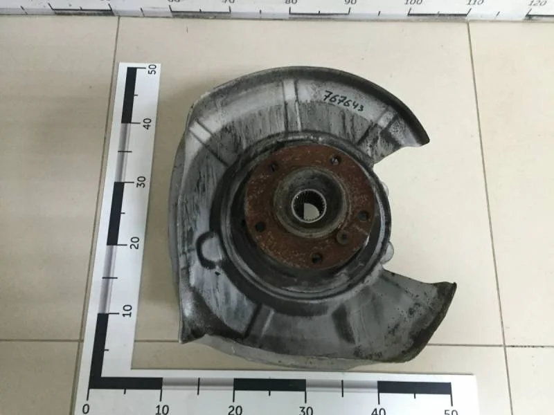 Кулак поворотный задний левый BMW 7-Series E65,E66 2001-2008