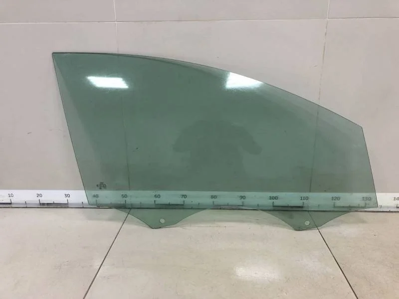 Стекло двери передней правой Audi Q7 (4L) 2005-2015