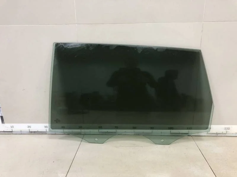 Стекло двери задней левой Audi Q7 (4L) 2005-2015