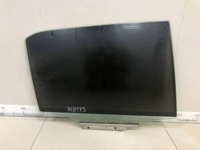 Стекло двери задней правой Toyota Auris (E150) 2006-2012