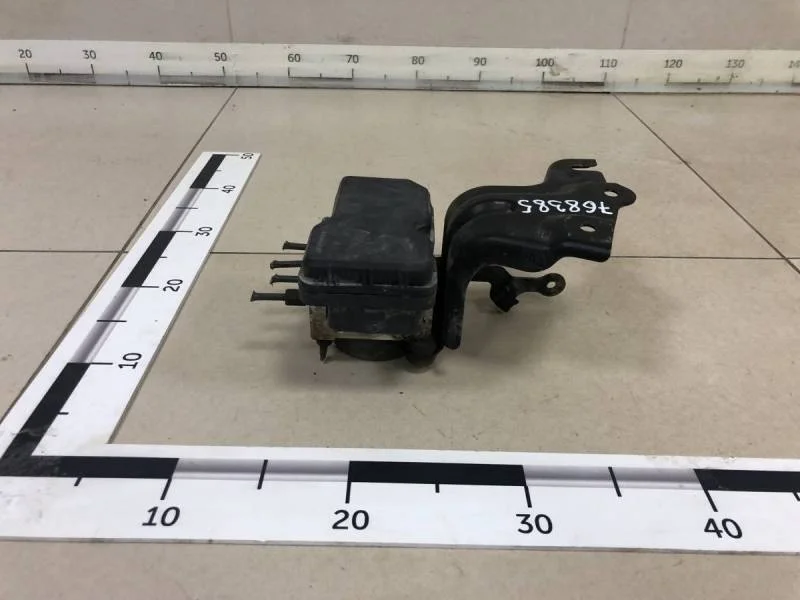 Блок ABS (насос) Toyota Auris (E150) 2006-2012