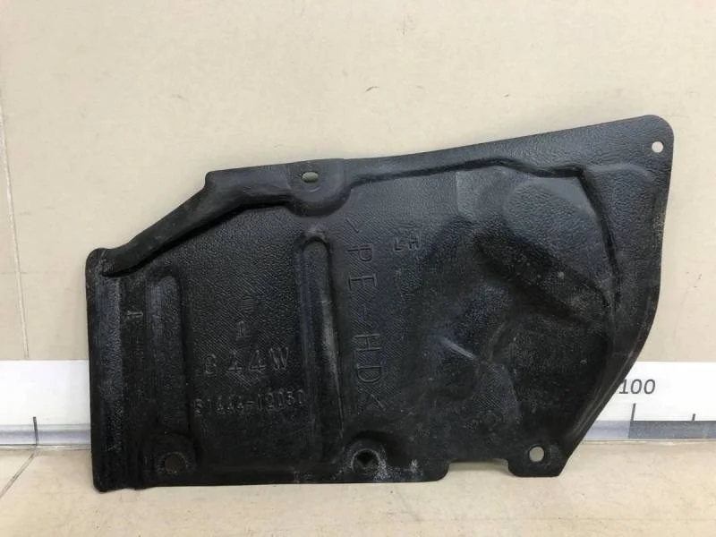 Пыльник двигателя нижний левый Toyota Auris (E150) 2006-2012