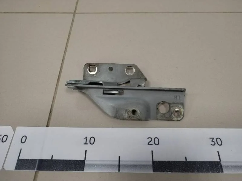 Петля капота левая Nissan Almera Classic (B10) 2006-2013