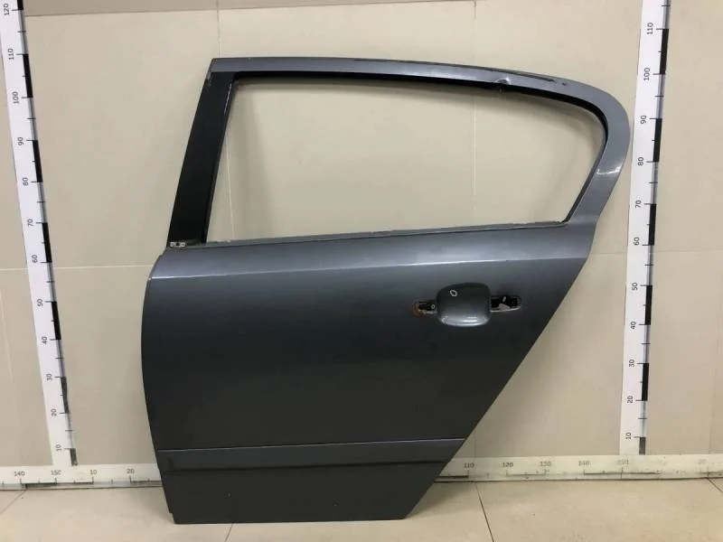 Дверь задняя левая Opel Astra H / Family 2004-2015