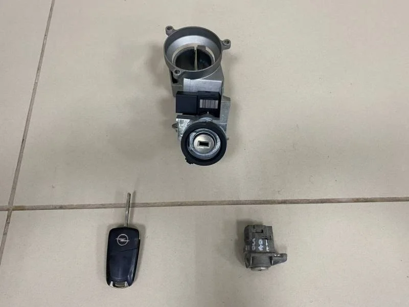 Замок зажигания (комплект) Opel Corsa (D) 2006-2015