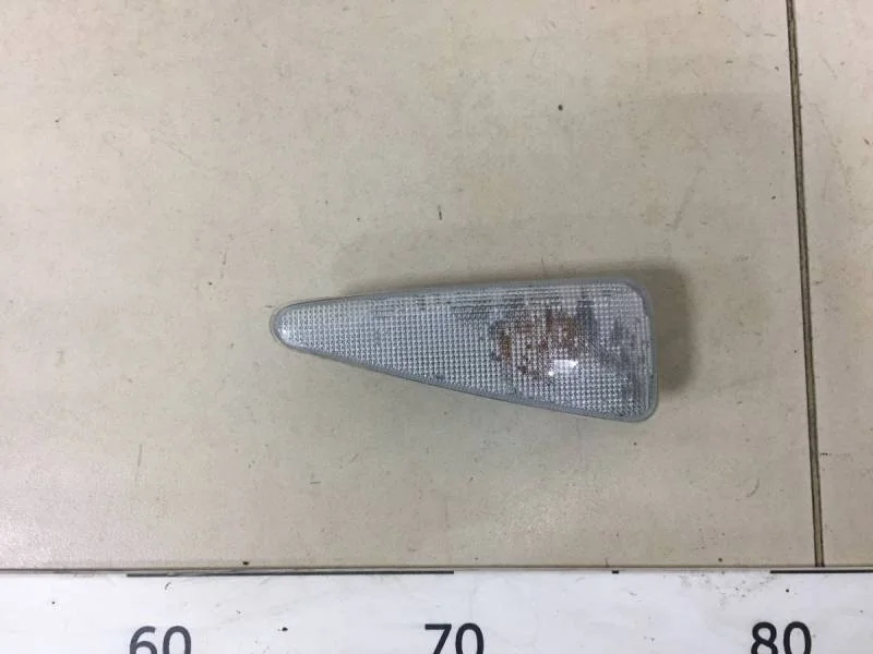 Повторитель на крыло Renault Sandero 2009-2014