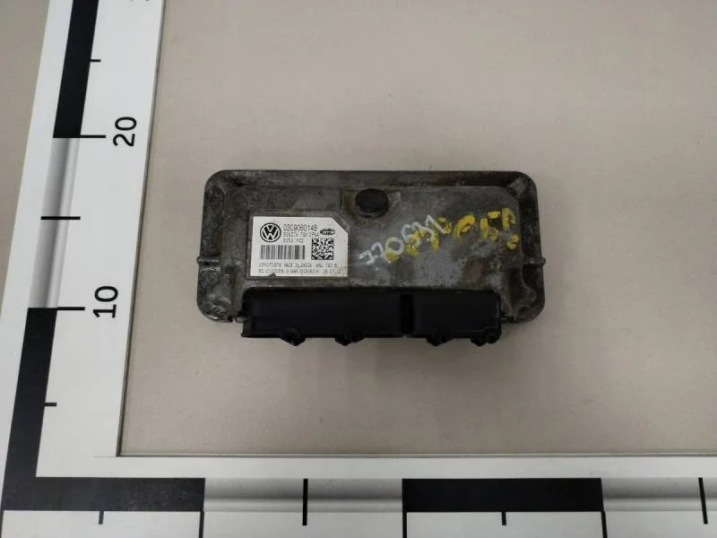 Блок управления двигателем Volkswagen Polo (Sed RUS) 2011>