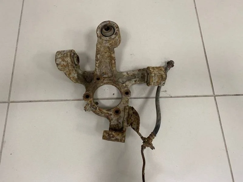 Кулак поворотный задний правый Suzuki Grand Vitara 2005-2015