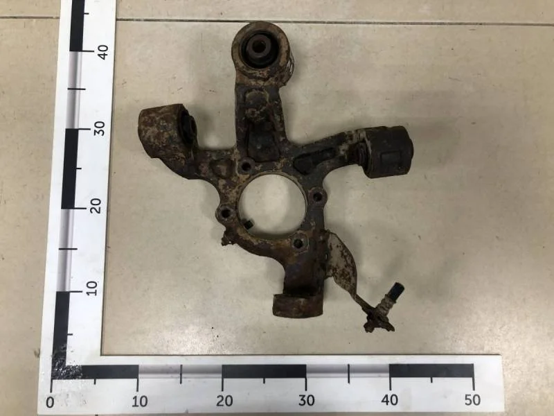 Кулак поворотный задний правый Suzuki Grand Vitara 2005-2015