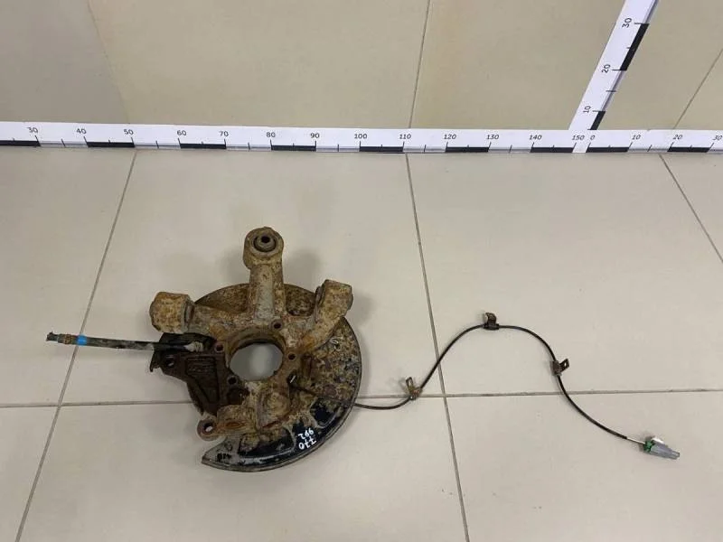 Кулак поворотный задний левый Suzuki Grand Vitara 2005-2015