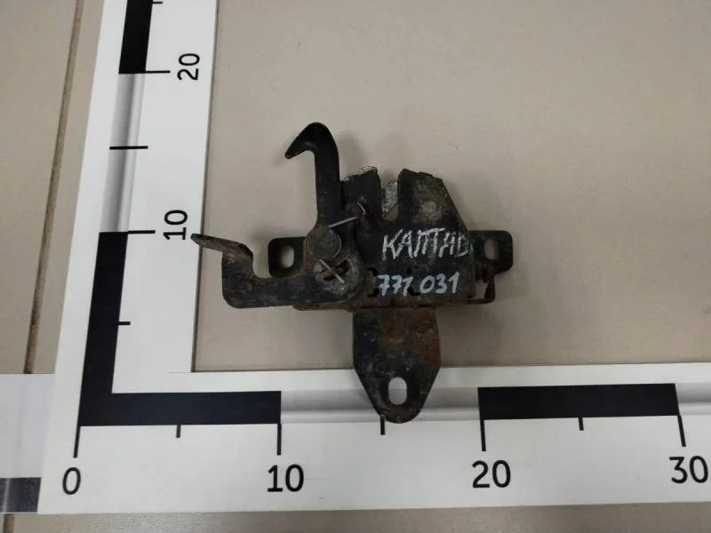 Замок капота Chevrolet Captiva (C100) 2006-2011