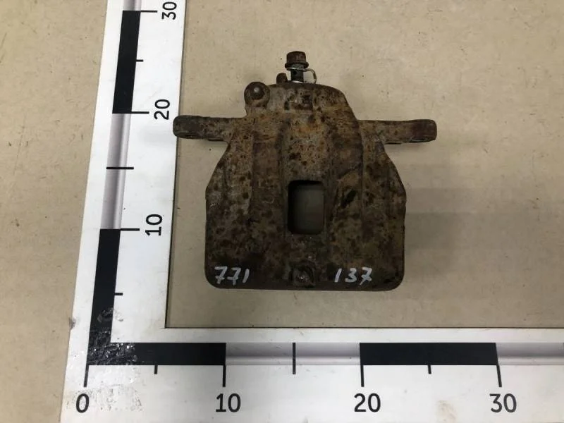 Суппорт передний левый Suzuki Grand Vitara 2005-2015